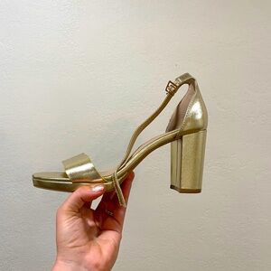 Chinese Laundry metallic gold shoes in size 9